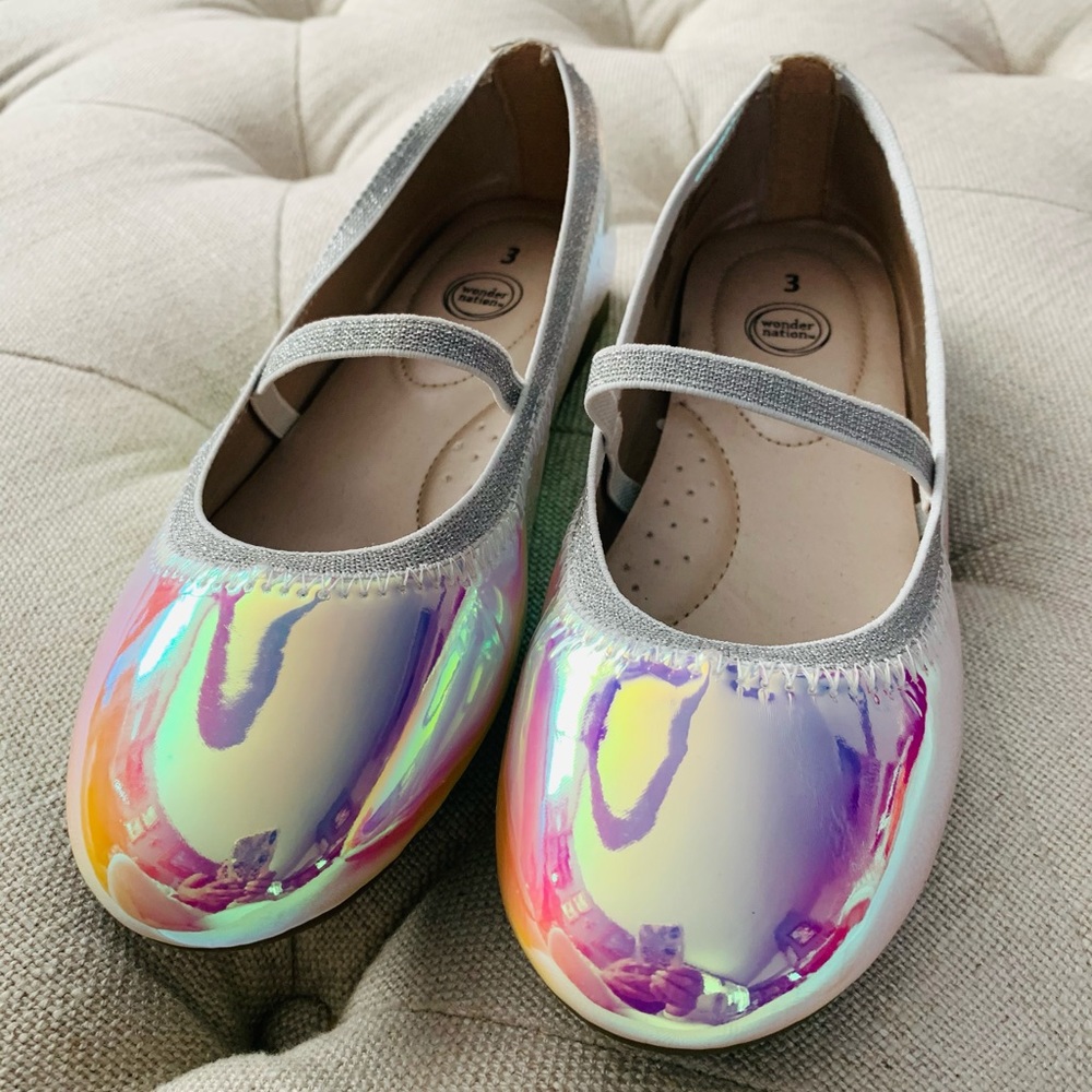 Wonder Nation iridescent slipper